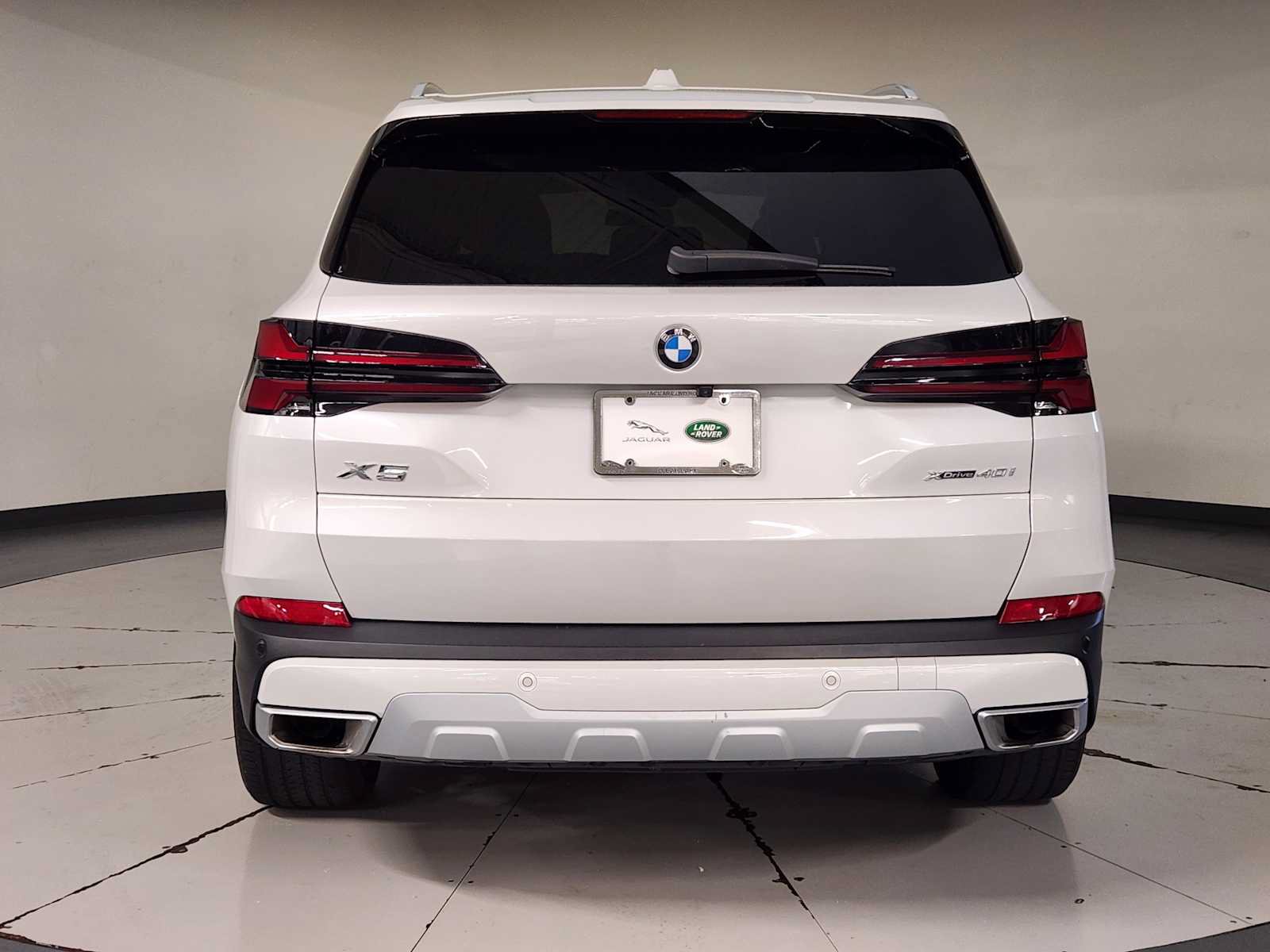 Used 2024 BMW X5 xDrive40i w/ Parking Assistance Package AWD/4WD image 10