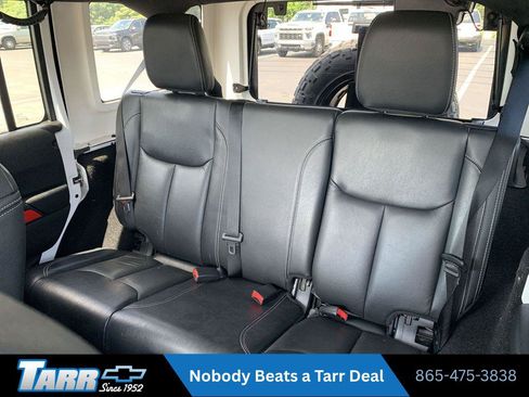 Used 2018 Jeep Wrangler Unlimited Rubicon w/ Connectivity Group AWD/4WD image 20