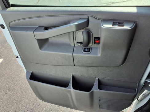 Used 2019 Chevrolet Express 3500 LS image 19