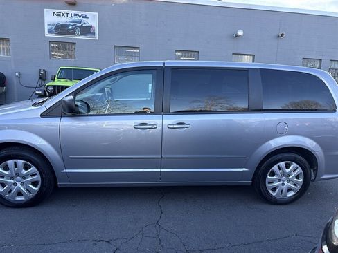 Used 2017 Dodge Grand Caravan SE w/ Power Window Group image 3