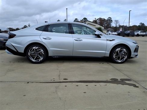 New 2026 Hyundai Sonata SEL image 2