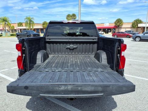 Used 2022 Chevrolet Silverado 1500 Custom w/ Safety Confidence Package AWD/4WD image 17