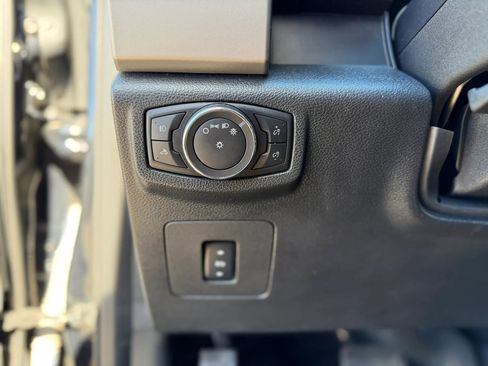 Used 2016 Ford F150 Lariat image 36