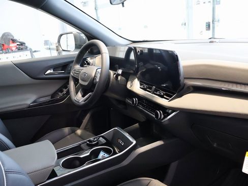 New 2026 Chevrolet Equinox LT w/ Convenience Package II image 35