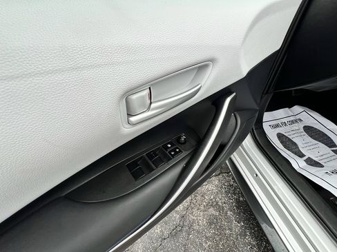 Used 2022 Toyota Corolla SE FWD image 25