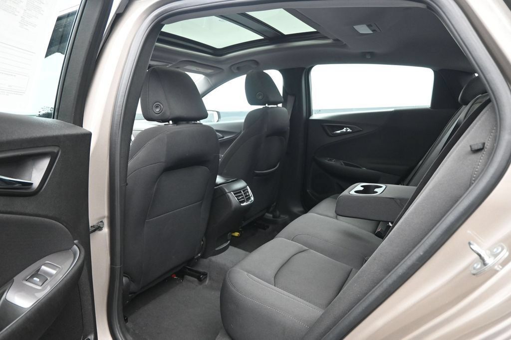 Used 2024 Chevrolet Malibu LT FWD image 25