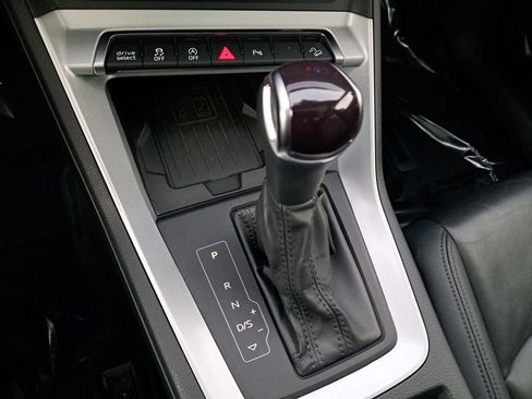 Used 2024 Audi Q3 2.0T Premium image 23