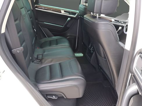 Used 2015 Volkswagen Touareg VR6 AWD/4WD image 19