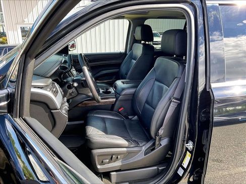 Used 2017 Chevrolet Tahoe LT w/ Luxury Package AWD/4WD image 10