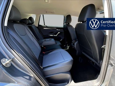 Used 2025 Volkswagen Tiguan SE FWD image 26
