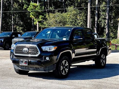 Used 2019 Toyota Tacoma TRD Sport image 4