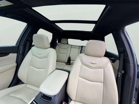 Used 2017 Cadillac XT5 Premium Luxury FWD image 20