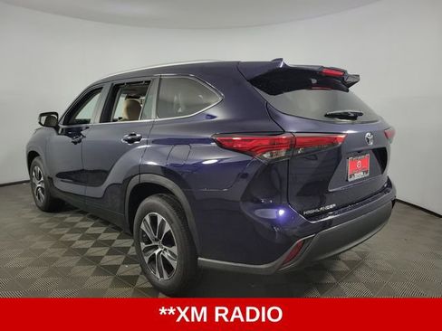 Used 2023 Toyota Highlander XLE image 6