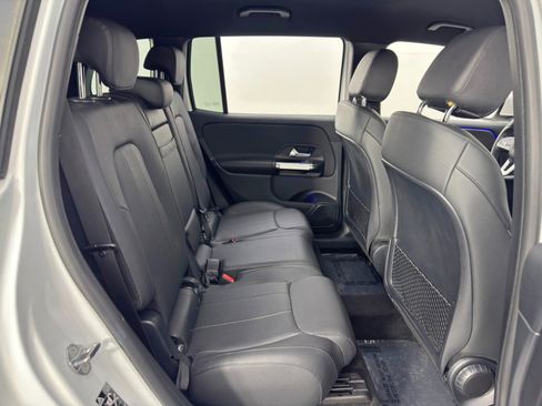 Used 2022 Mercedes-Benz GLB 250 w/ Premium Package Lite image 40