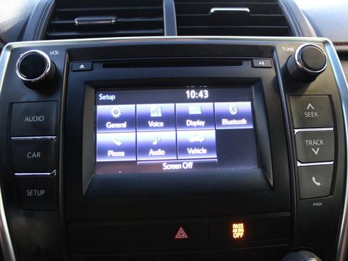 Used 2016 Toyota Camry SE FWD image 17
