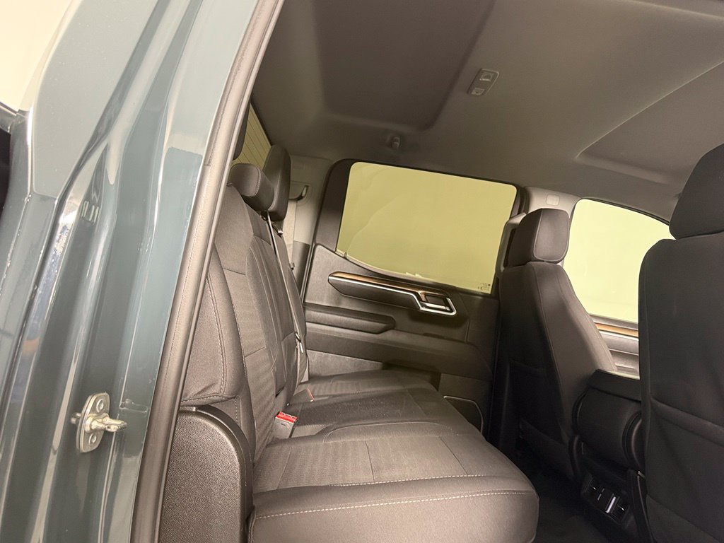 Used 2025 Chevrolet Silverado 1500 LT RWD image 19