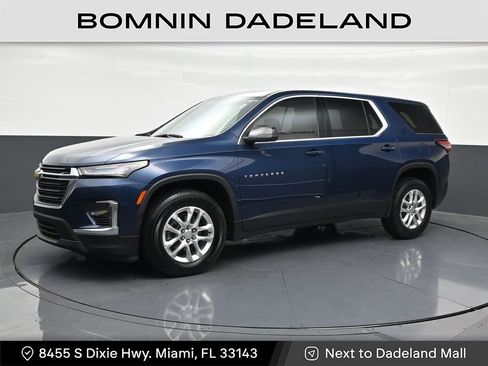 Used 2023 Chevrolet Traverse LS FWD image 1