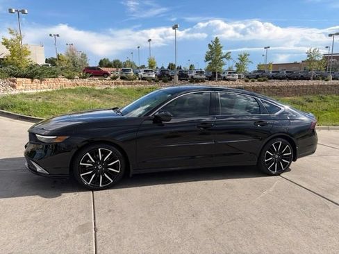 Used 2023 Honda Accord Touring image 4