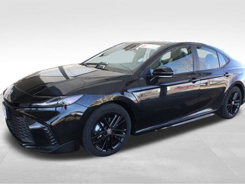 Certified 2025 Toyota Camry SE image 12