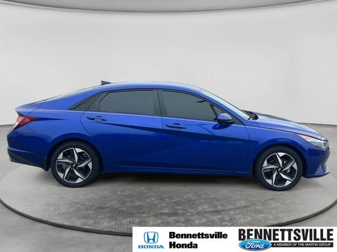 Used 2023 Hyundai Elantra SEL w/ Convenience Package FWD image 4