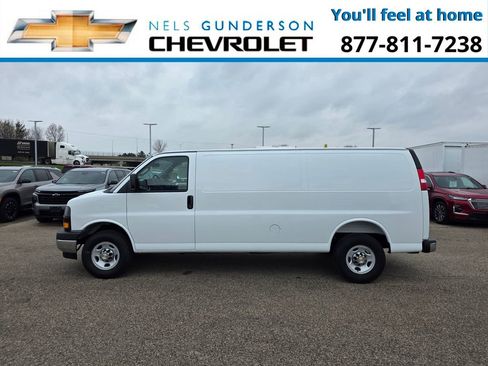 New 2026 Chevrolet Express 3500 Extended RWD image 3