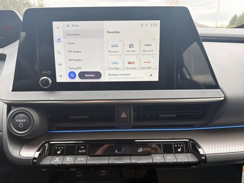 Used 2025 Toyota Prius XLE image 20