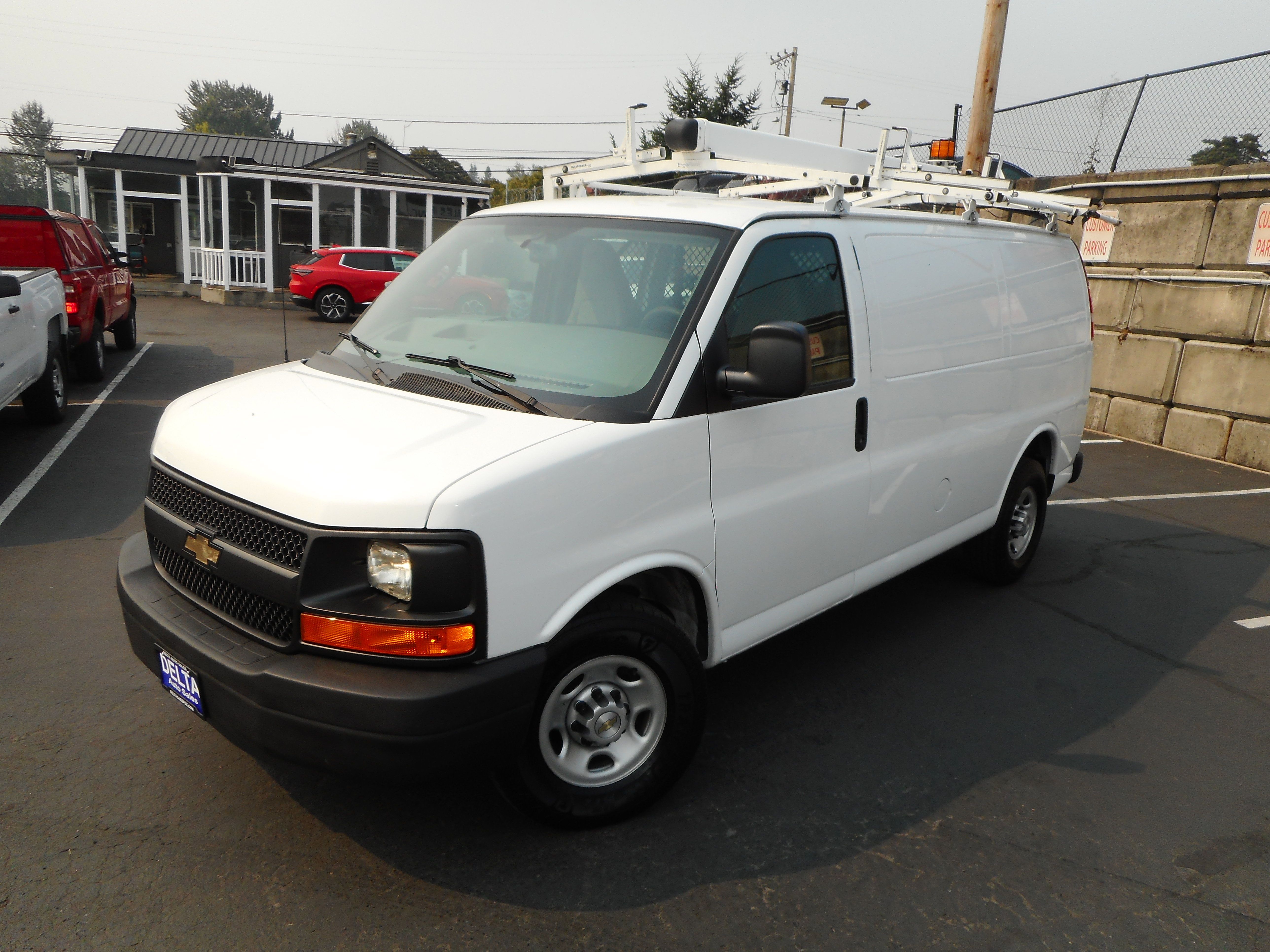 Used 2016 Chevrolet Express 2500 w/ Cold Climate Package RWD image 5