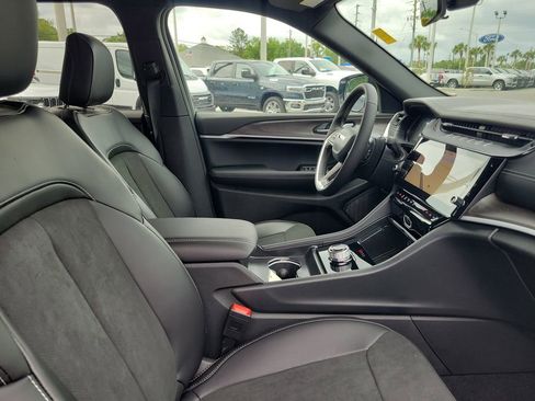 New 2026 Jeep Grand Cherokee L 2WD image 33