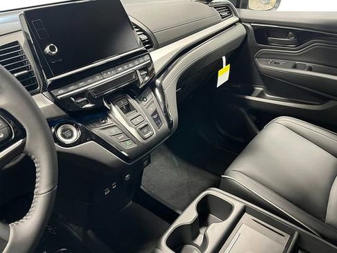 New 2026 Honda Odyssey Touring image 18