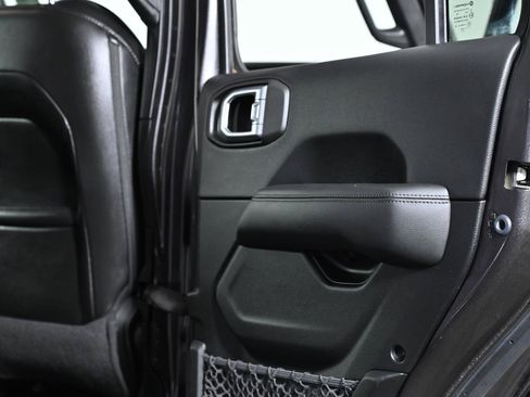 Used 2020 Jeep Wrangler Unlimited Sahara AWD/4WD image 29