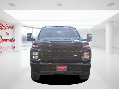 Used 2021 Chevrolet Silverado 2500 Custom w/ Custom Value Package image 4