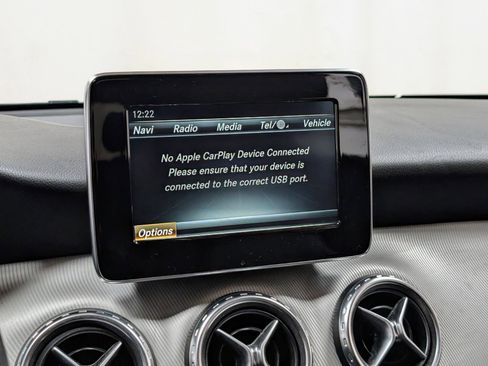 Used 2017 Mercedes-Benz GLA 250 4MATIC image 37