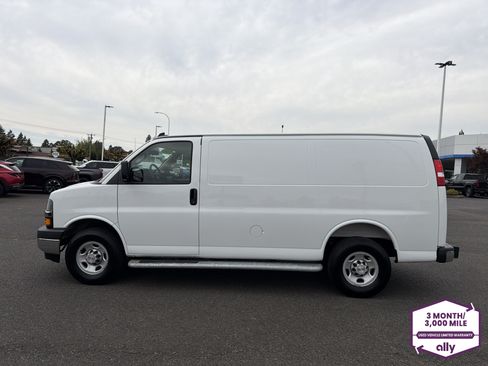Used 2025 Chevrolet Express 2500 w/ Driver Convenience Package RWD image 2