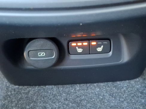 New 2026 Volvo XC40 B5 Plus w/ Climate Package image 6