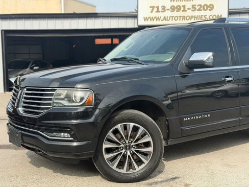 Used 2015 Lincoln Navigator 4WD image 29