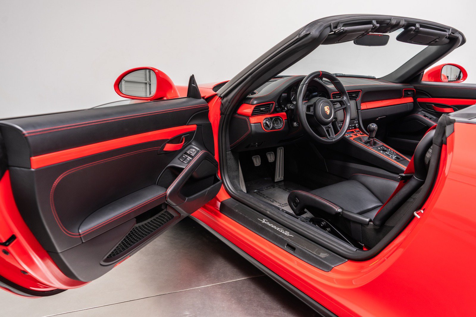 Used 2019 Porsche 911 Speedster RWD image 23
