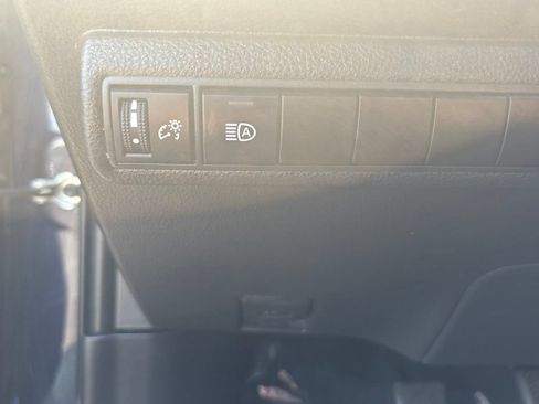 Used 2021 Toyota Corolla SE FWD image 27