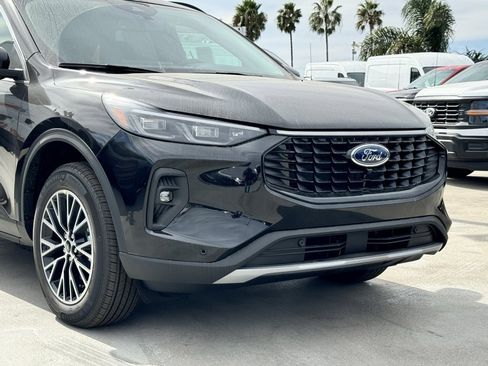 New 2025 Ford Escape SE w/ PHEV Premium Package image 3