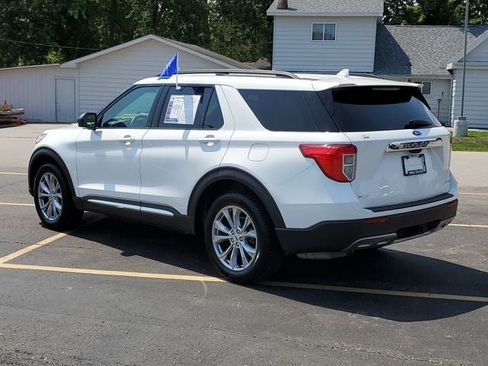 Certified 2021 Ford Explorer XLT w/ Equipment Group 202A AWD/4WD image 3