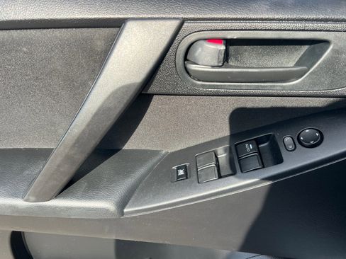 Used 2010 MAZDA MAZDA3 i Sport image 8