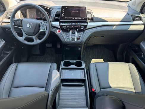Certified 2026 Honda Odyssey EX-L image 13