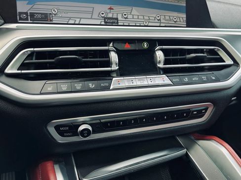 Used 2022 BMW X6 xDrive40i w/ Executive Package image 16