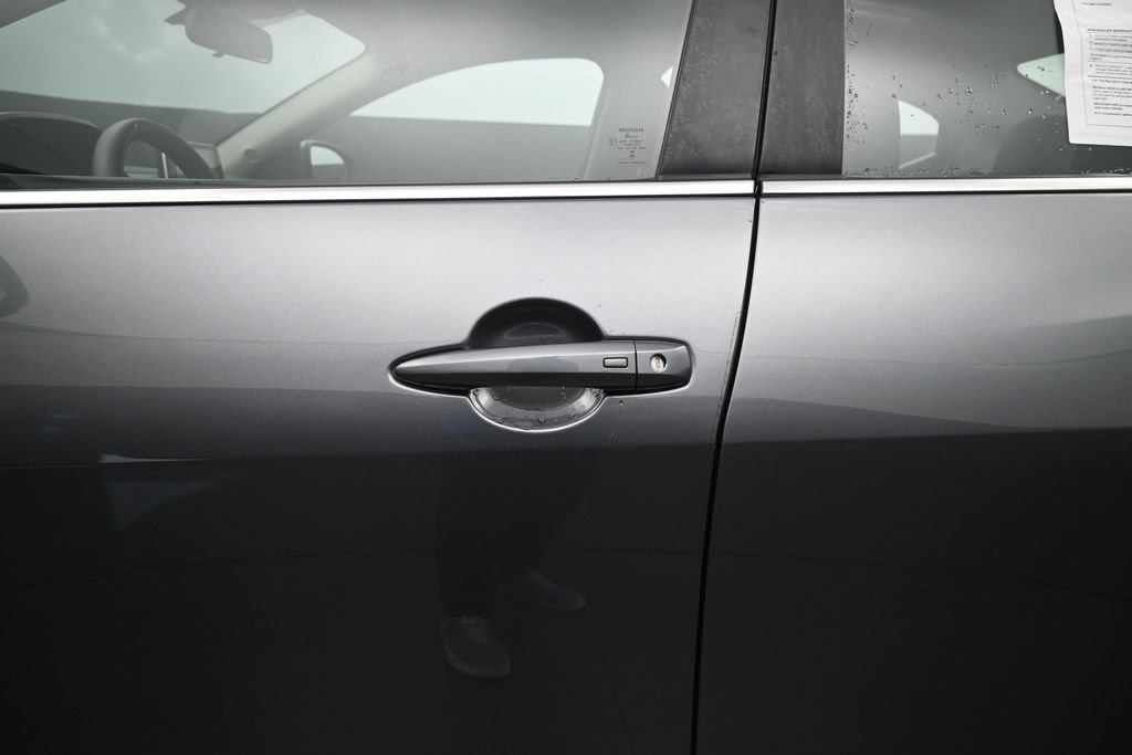 Used 2025 Nissan Sentra SV FWD image 13