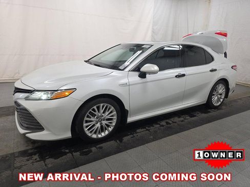 Used 2018 Toyota Camry XLE image 1