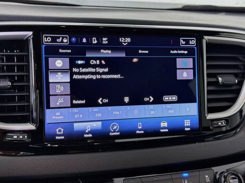 Used 2023 Chrysler Pacifica Touring-L FWD image 17