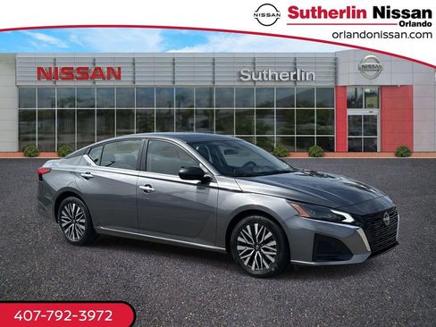 Certified 2024 Nissan Altima 2.5 SV image 1