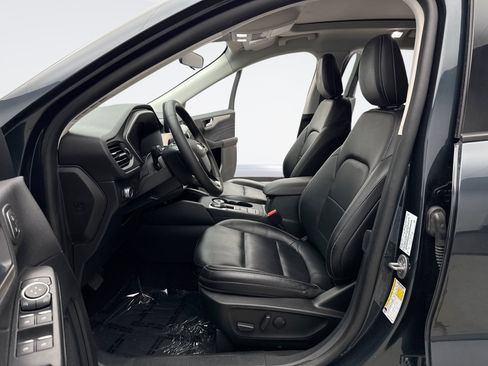 Used 2022 Ford Escape SEL w/ Technology Package AWD/4WD image 11