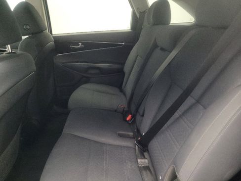 Used 2020 Kia Sorento FWD V6 image 18