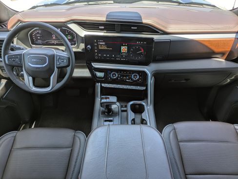 Used 2023 GMC Sierra 1500 Denali w/ Technology Package AWD/4WD image 15