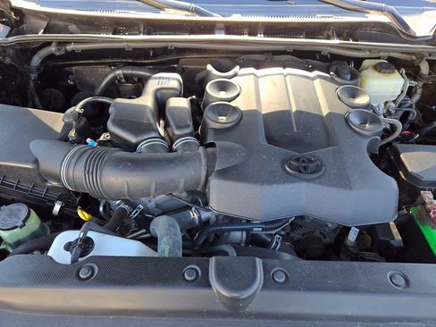 Used 2013 Toyota 4Runner Limited AWD/4WD image 32